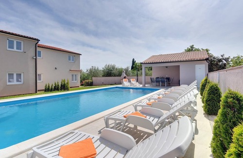 Valtura House | Fantastic villa with private pool, BBQ area