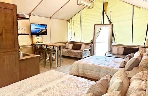 Sutherland Springs House | Fantastic Waterfront Tented Cabin - Ideal for a Glamping Getaway near San Antonio, Texas