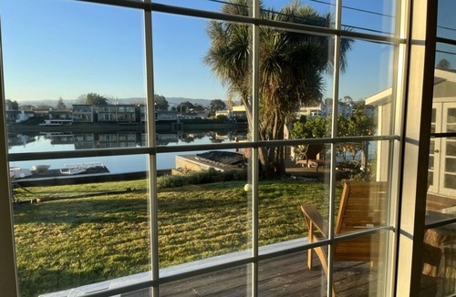 East San Mateo House | Fantastic waterfront 3/2 home