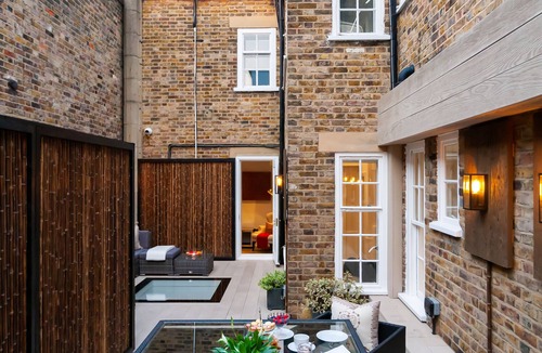 Chelsea House | Fantastic wide home in the heart of Chelsea