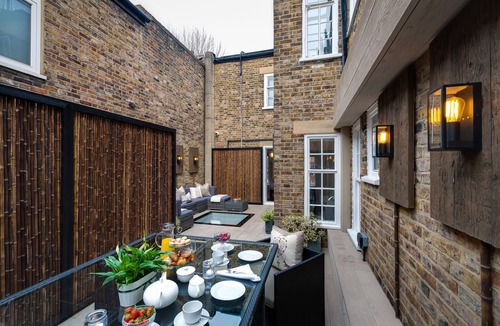 Chelsea House | Fantastic wide home in the heart of Chelsea