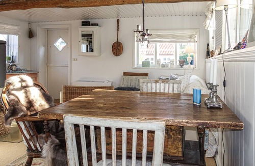 Listed House | Fantastically inviting vacation home in the cozy listed area near the harbor.