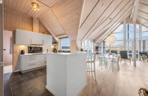 Argab House | Fantastically located holiday home with billiards and wellness area