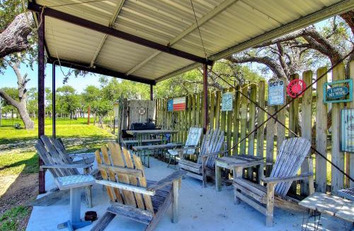Aransas Pass House | Fantasy Oaks Lodge