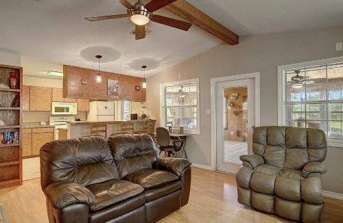 Aransas Pass House | Fantasy Oaks Lodge