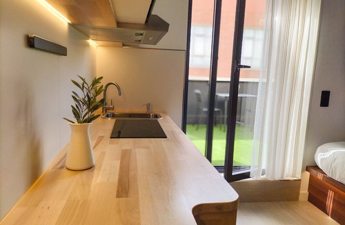 Cuatro Caminos Hostel | Far Home Bernabeu