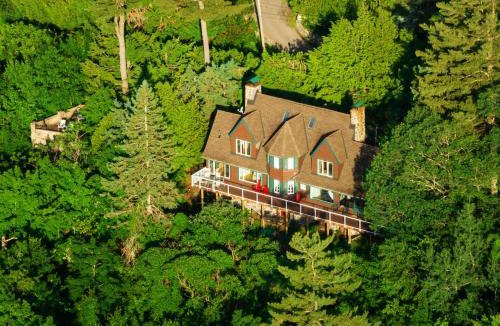 Montebello Villa | Far Horizons Luxury Vacation Home