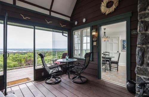 Montebello Villa | Far Horizons Luxury Vacation Home