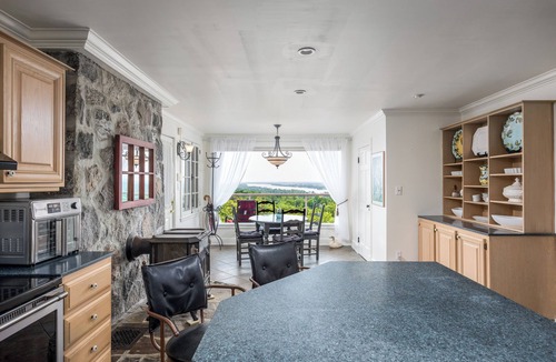 Montebello House | Far Horizons Vacation Luxury home in Montebello, Quebec