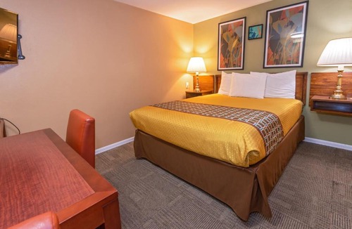 Forks Hotel | Far West Motel