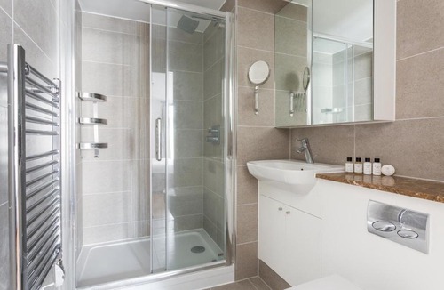 Golborne Apartment | Faraday Road II by Onefinestay