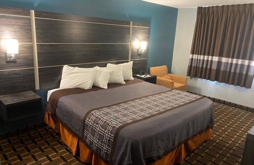 Faribault Hotel | Faribault Hometown Inn & Suites