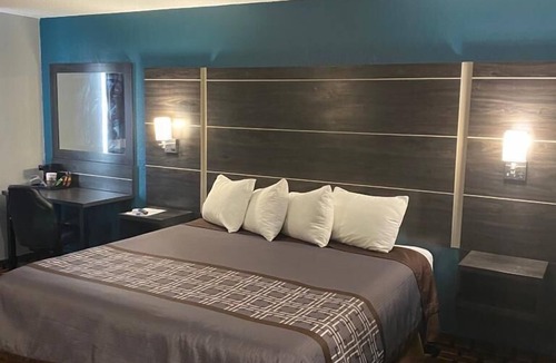 Faribault Hotel | Faribault Hometown Inn & Suites