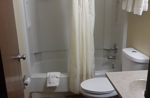 Faribault Hotel | Faribault Hometown Inn & Suites