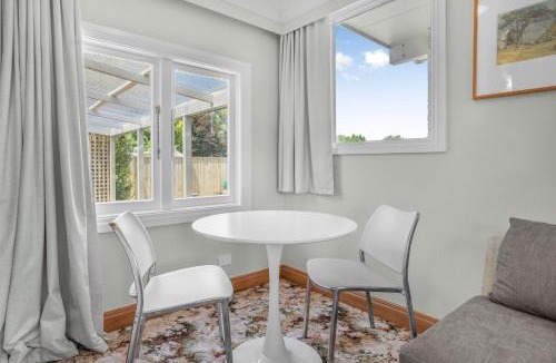 Greytown Apartment | Farley Avenue Turret & Lounge