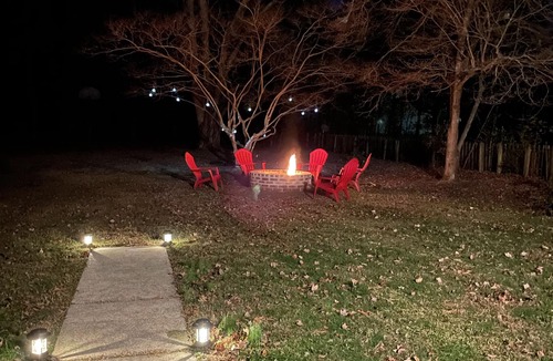 Kilmarnock House | FARLEY Walkable to Shops and Restaurants!