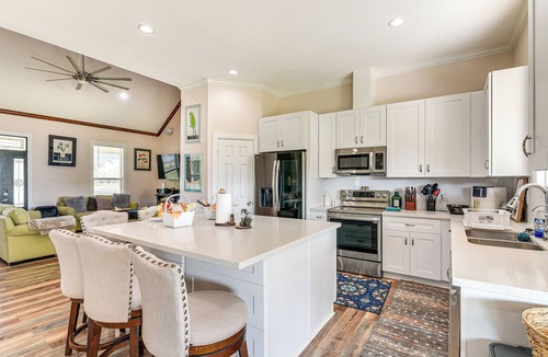 Needville House | Farm Animals On-Site: Needville Ranch Getaway!