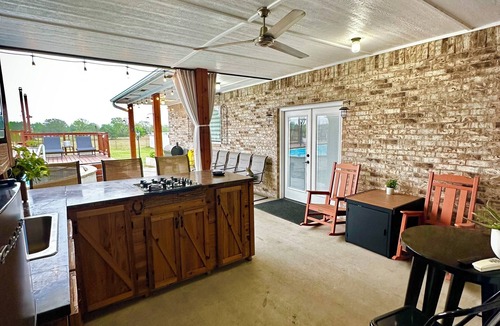 Noble Other | Farm House Acreage POOL&Outdoor Kitchen near OU stadium Norman,OK PET FRIENDLY