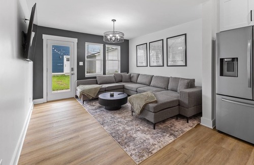 Indianapolis House | Farm House DT Indy with Pool Table