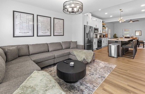 Indianapolis House | Farm House DT Indy with Pool Table