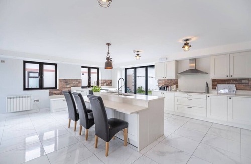 Stafford Other | Farm House for Large groups: 8 bedrooms & 7 baths