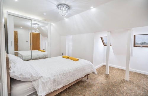 Stafford Other | Farm House for Large groups: 8 bedrooms & 7 baths