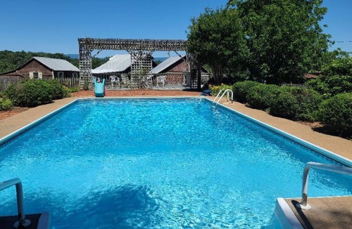 Haywood Cottage | Farm Living, Creature Comforts, & Centrally Located