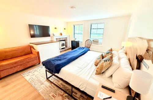 West Dover Hotel | Farm Road Estate