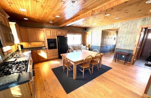 Walpole Other | Farm Stand Lodge