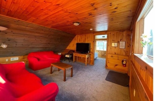 Walpole Other | Farm Stand Lodge