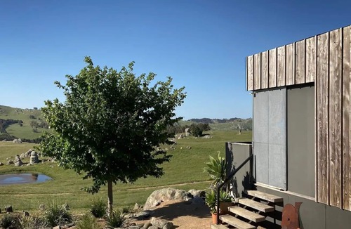 Pyalong Apartment | Farm stay accomodation