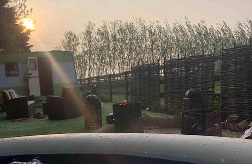 Wisbech House | Farm stay amongst friendly llamas