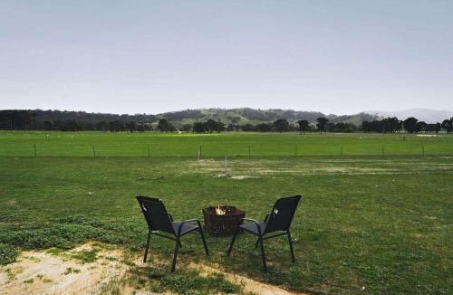 Warrenmang House | Farm Stay at Sheltered Paddock X by Tiny Away
