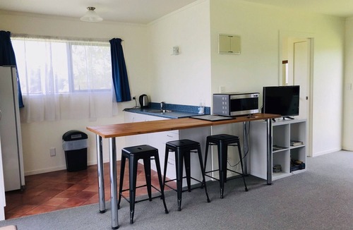 Wheki Valley Cottage | Farm stay - Great Retreat with Panoramic Views