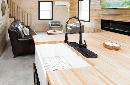 Jasper County Cabin | Farm Stay in Jasper MO