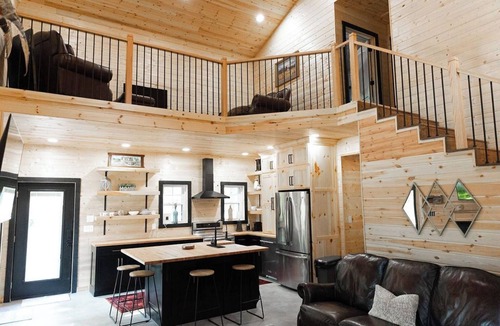 Jasper County Cabin | Farm Stay in Jasper MO