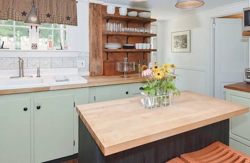 Southbridge House | Farm stay in Southbridge, Massachusetts