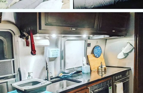 Hollister House | Farm Stay🐮 🐥 🐐 🥚