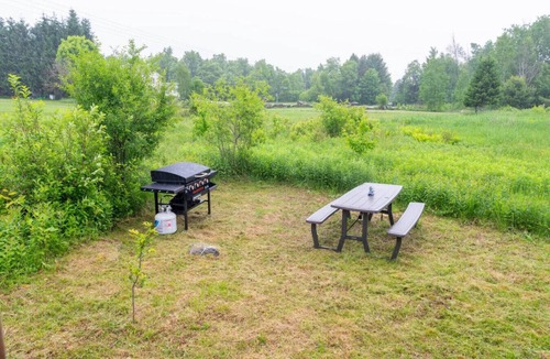 Fairfield RV Rental | Farm Stay Yurt - 7 min St Albans