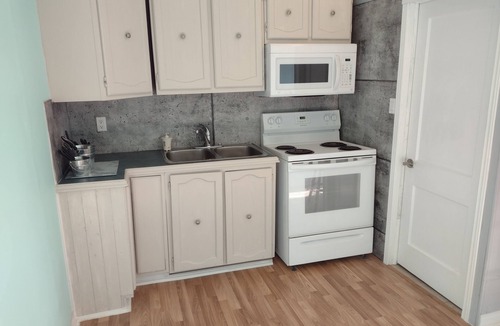 Leamington Apartment | Farm Suite | Point Pelee | Leamington | Biking | Apartment | Trailer Parking
