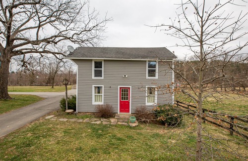 Lovettsville House | Farm View Cottage With Pond