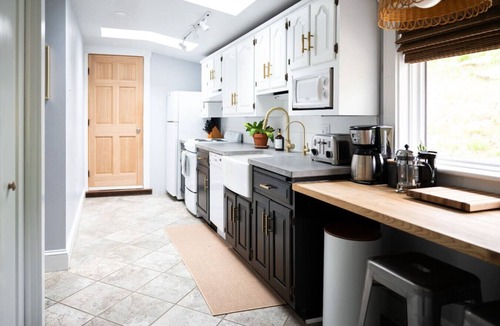 Refton House | Farmette Guesthouse|Fire pit|Private|Creekside