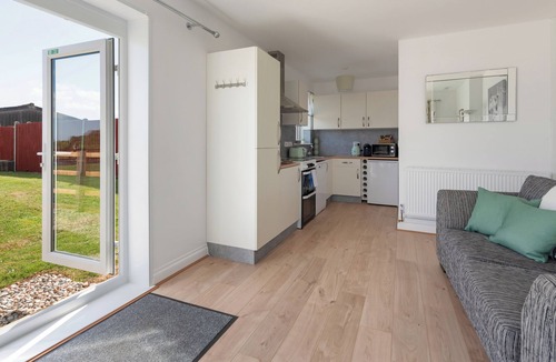 Marshborough Ski Chalet | Farmhouse Annexe with Paddock Views