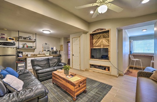 Tower Heights Apartment | Farmhouse Apt on Route 66 - 12 Miles to Downtown