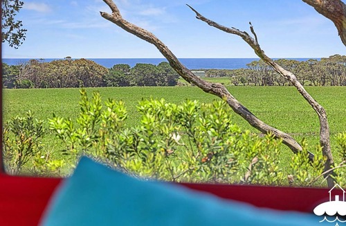 Waratah Bay House | Farmhouse At The Gap