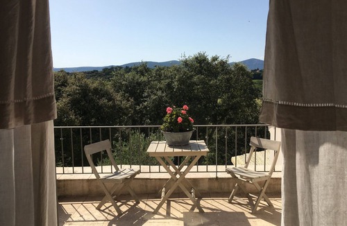 Sardan Apartment | Farmhouse B&B on equestrian estate/pool