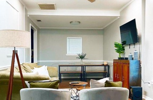Grapeland House | Farmhouse Bungalow