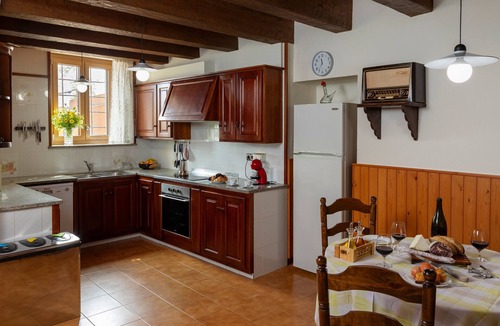 Fonteta House | Farmhouse "Can Nentia" with Mountain View, Pool & Wi-Fi