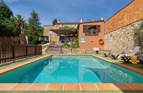 Fonteta House | Farmhouse "Can Nentia" with Mountain View, Pool & Wi-Fi
