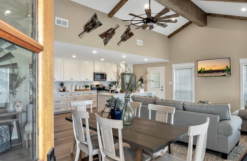 Waco House | Farmhouse Charm - Waco/Magnolia/Baylor